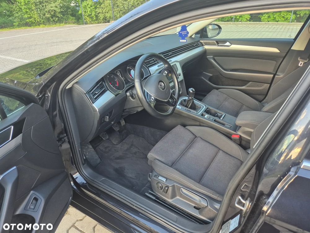 Volkswagen Passat 2.0 TDI (BlueMotion Technology) Comfortline - 12