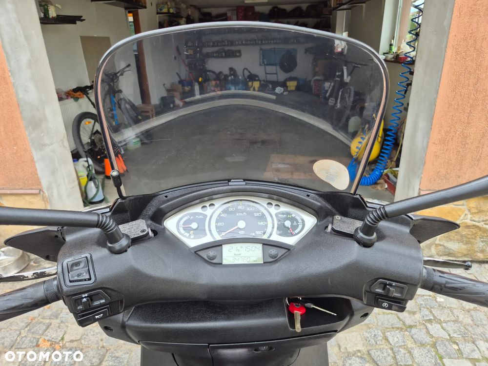 Yamaha X-max - 12