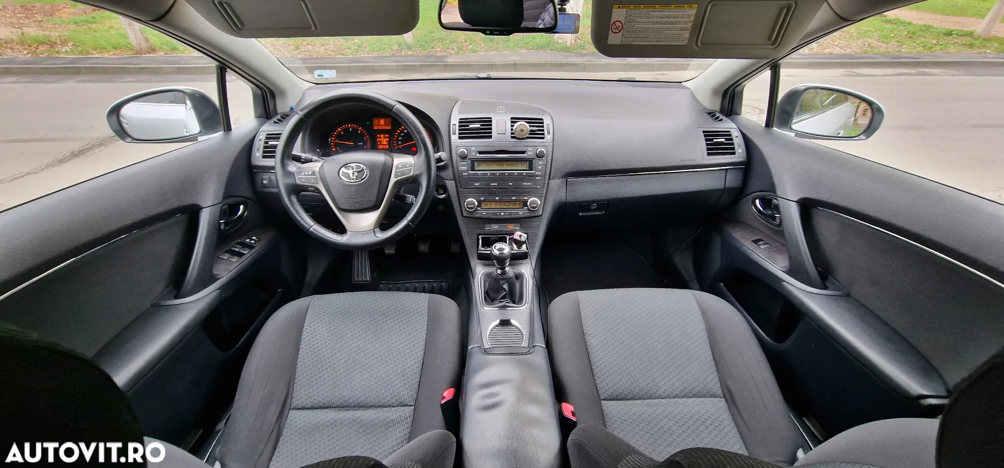 Toyota Avensis 2.2 D-4D Elegance - 10