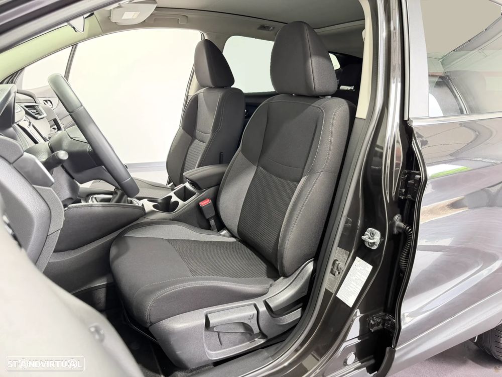 Nissan Qashqai 1.5 dCi N-Connecta - 6