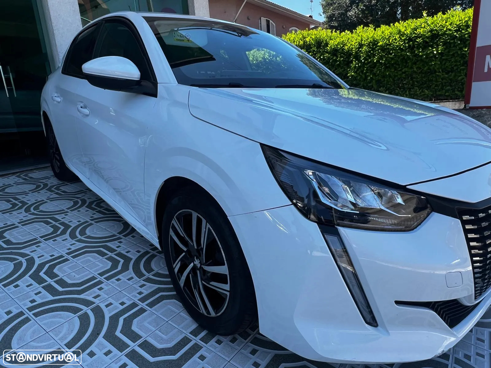 Peugeot 208 1.2 PureTech Allure Pack EAT8 - 27