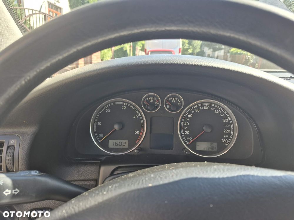 Volkswagen Passat 1.9 TDI - 9