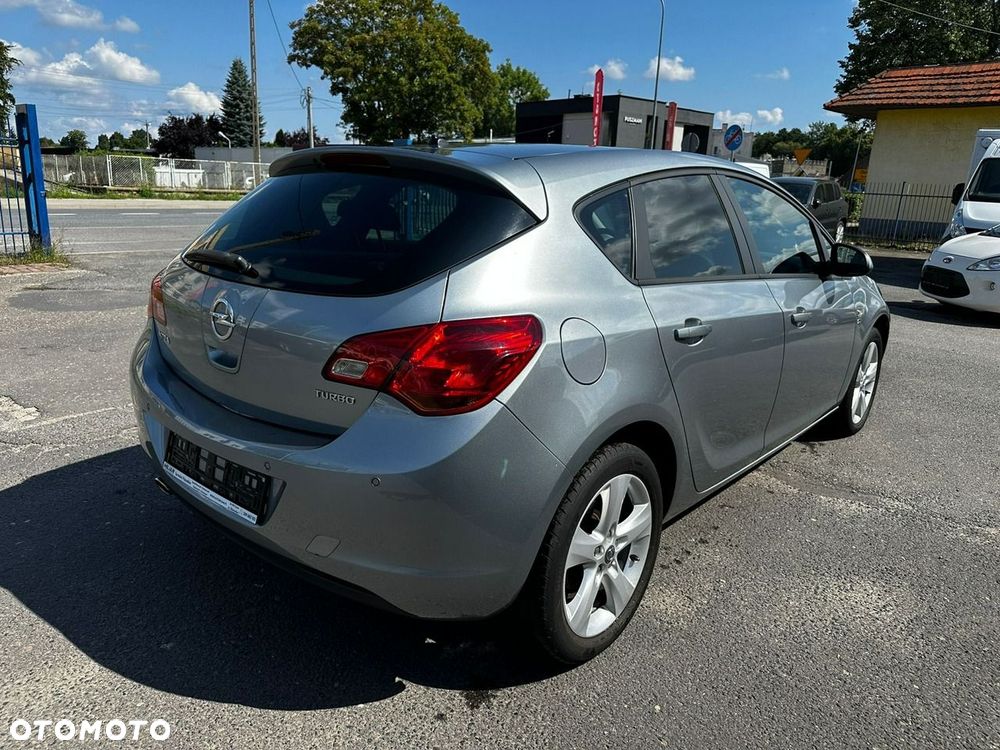 Opel Astra 2012 photo 5