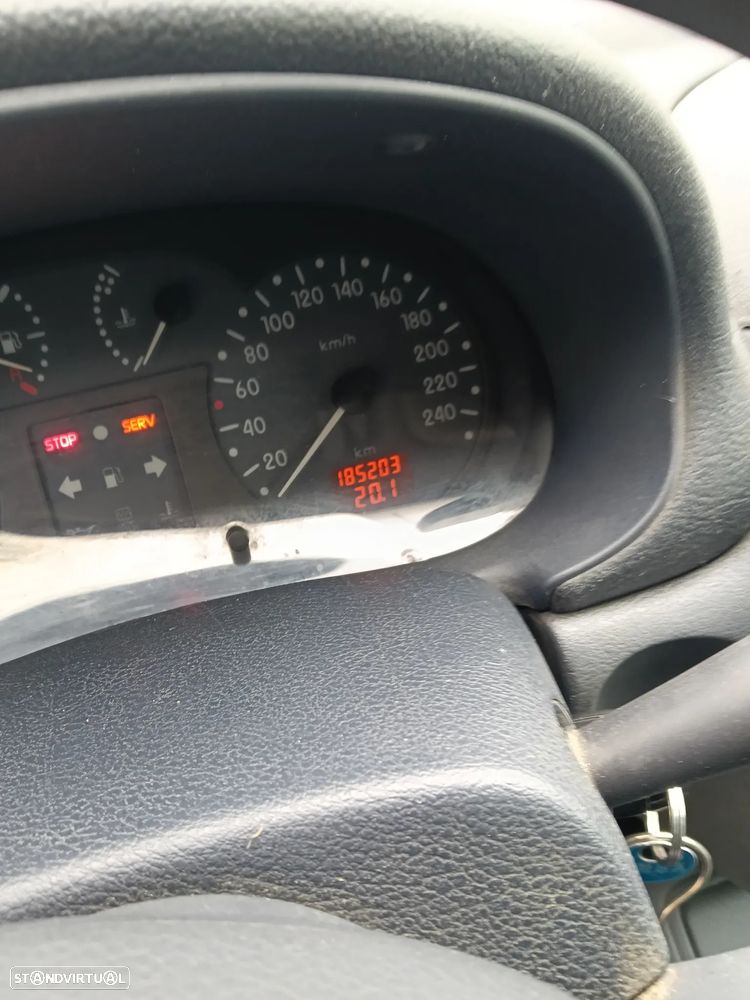 Renault Clio 1.2 RT - 6