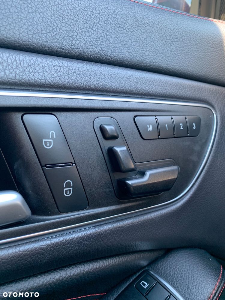 Mercedes-Benz CLA 45 AMG 4Matic 7G-DCT - 24