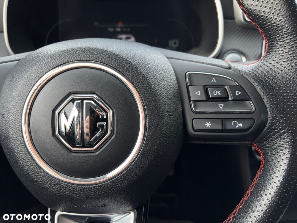 MG ZS - 13