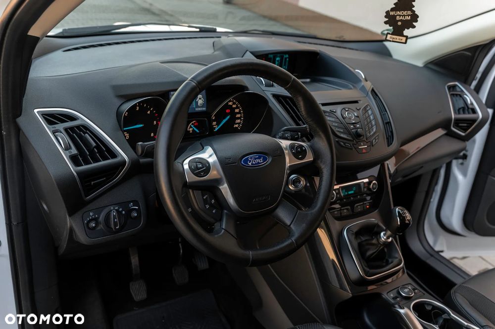 Ford Kuga 2.0 TDCi 4x4 Titanium - 29