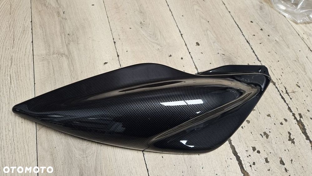Pokrywa bok owiewka carbon Yamaha Aerox  9079Q-05245 - 3