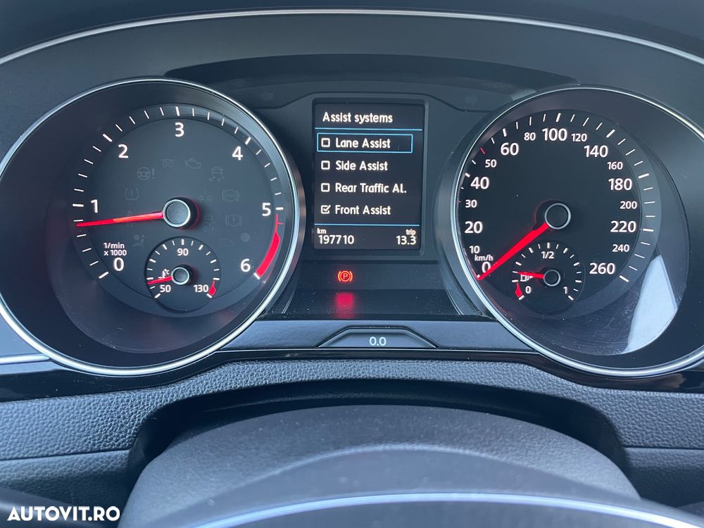 Volkswagen Passat - 26