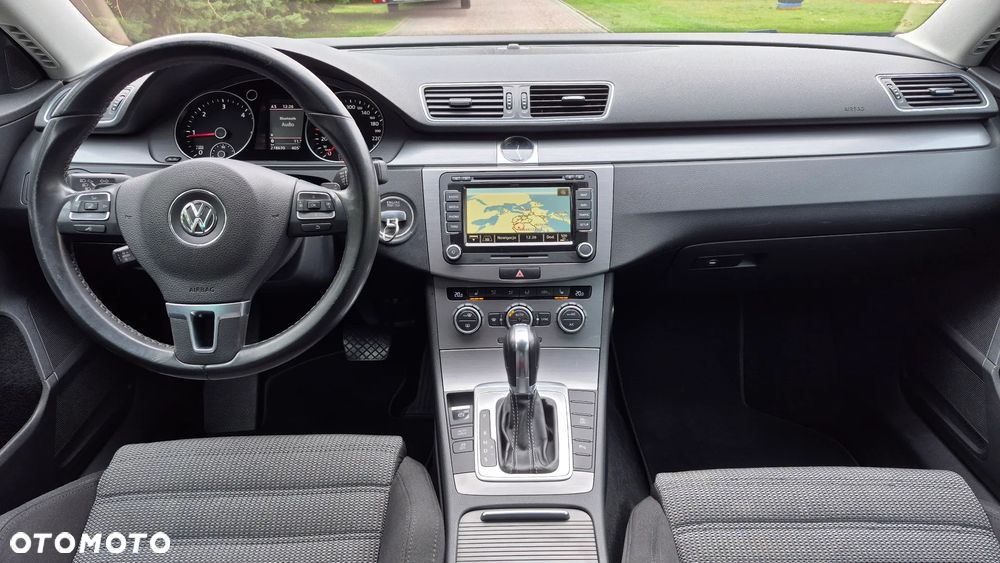Volkswagen Passat - 8