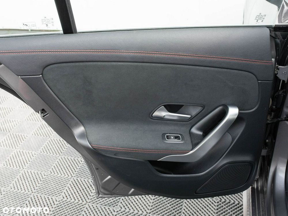 Mercedes-Benz CLA 200 mHEV 7G-DCT - 26