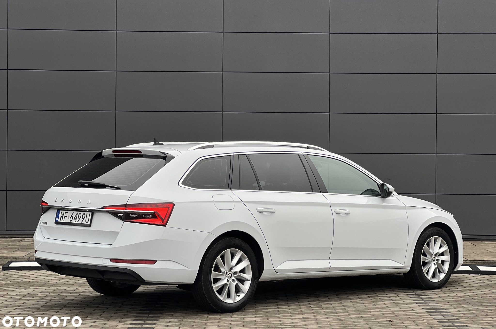 Skoda Superb 2.0 TDI Ambition DSG - 15
