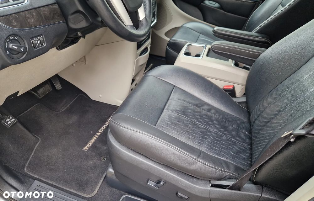 Chrysler Town & Country 3.6 Touring - 6