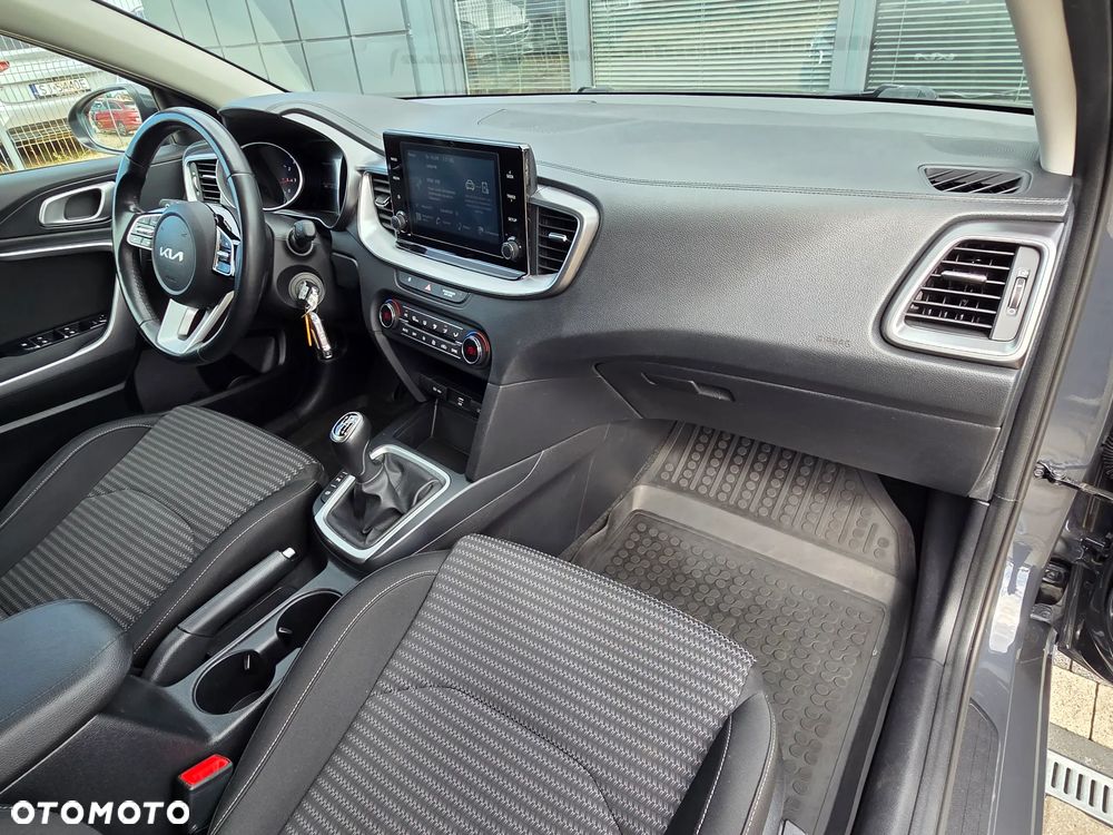 Kia Ceed 1.5 T-GDI L Business Line - 33