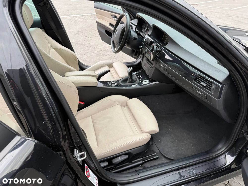 BMW Seria 3 320d - 15