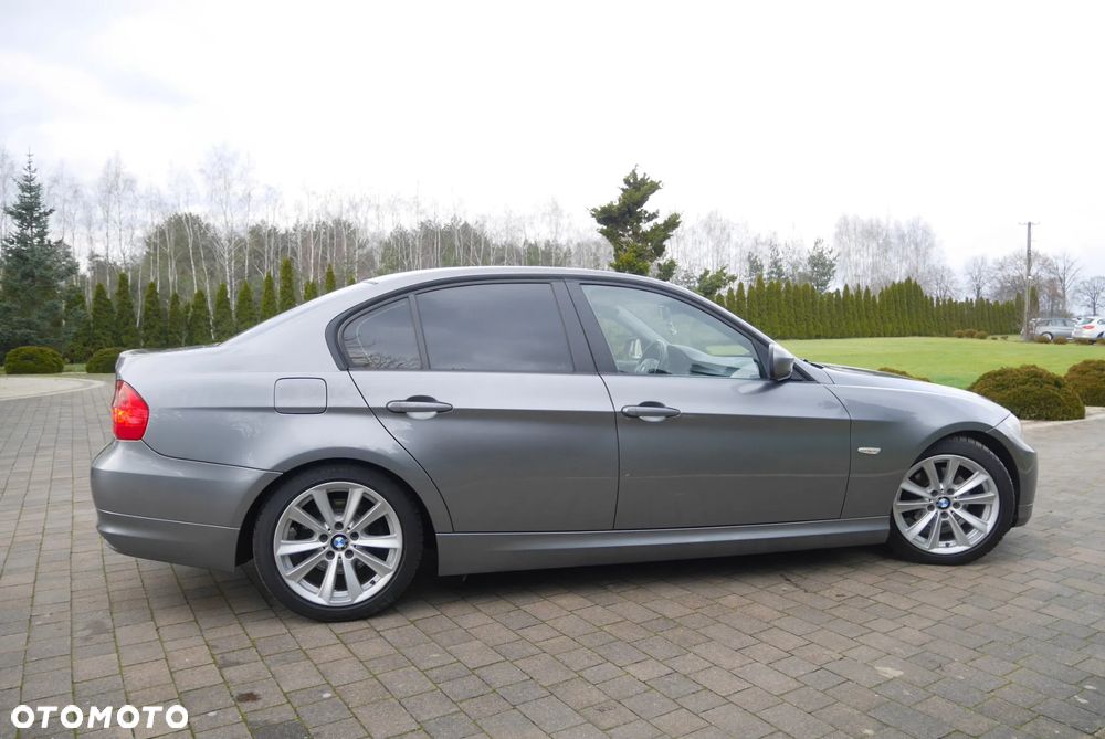 BMW Seria 3 318i - 8