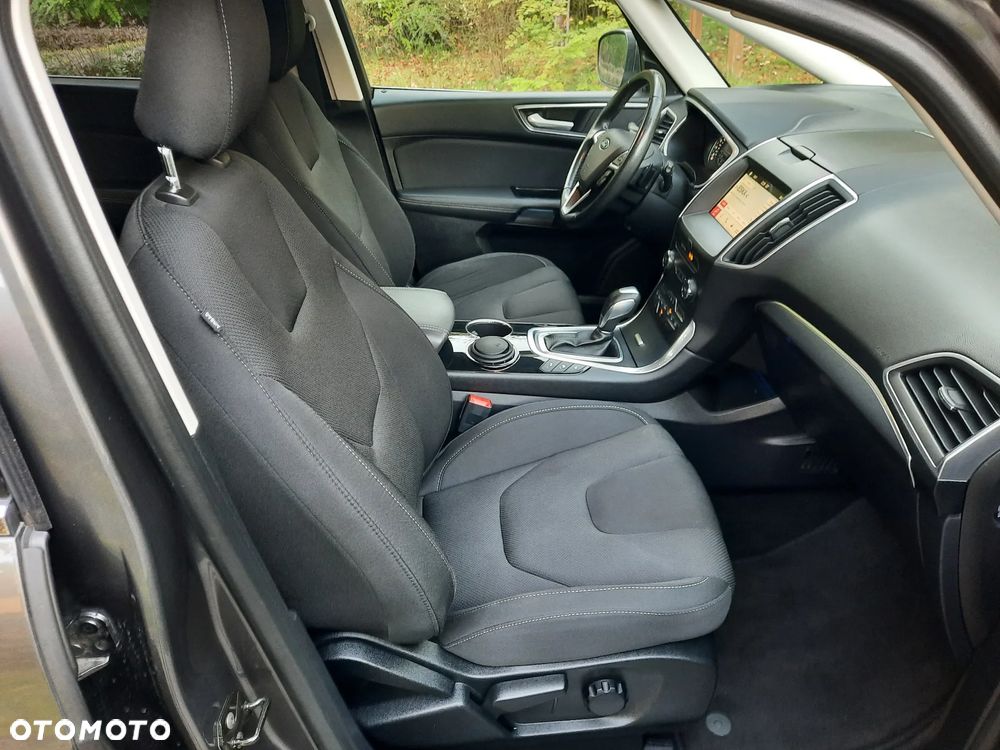 Ford S-Max - 12