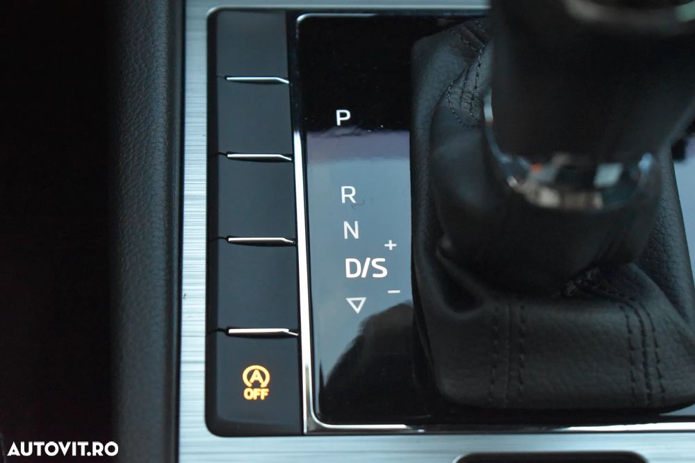 Skoda Superb Combi 2.0 TDI DSG Ambition - 33