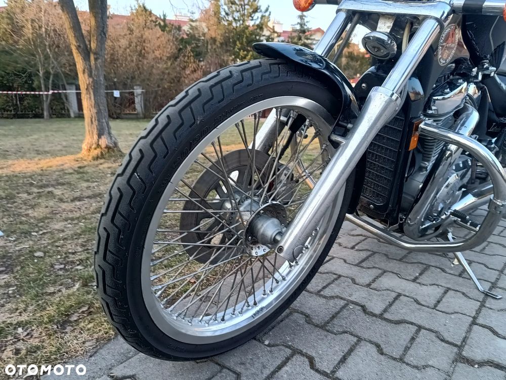 Suzuki Intruder - 5