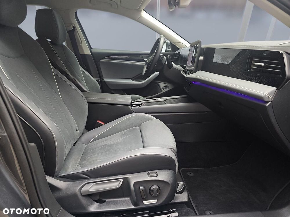 Volkswagen Passat - 11