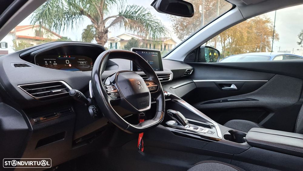 Peugeot 5008 1.5 BlueHDi Allure EAT8 - 38