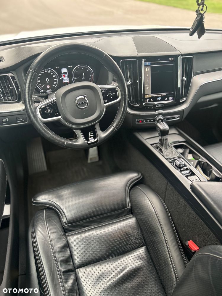 Volvo XC 60 D5 AWD R-Design - 5