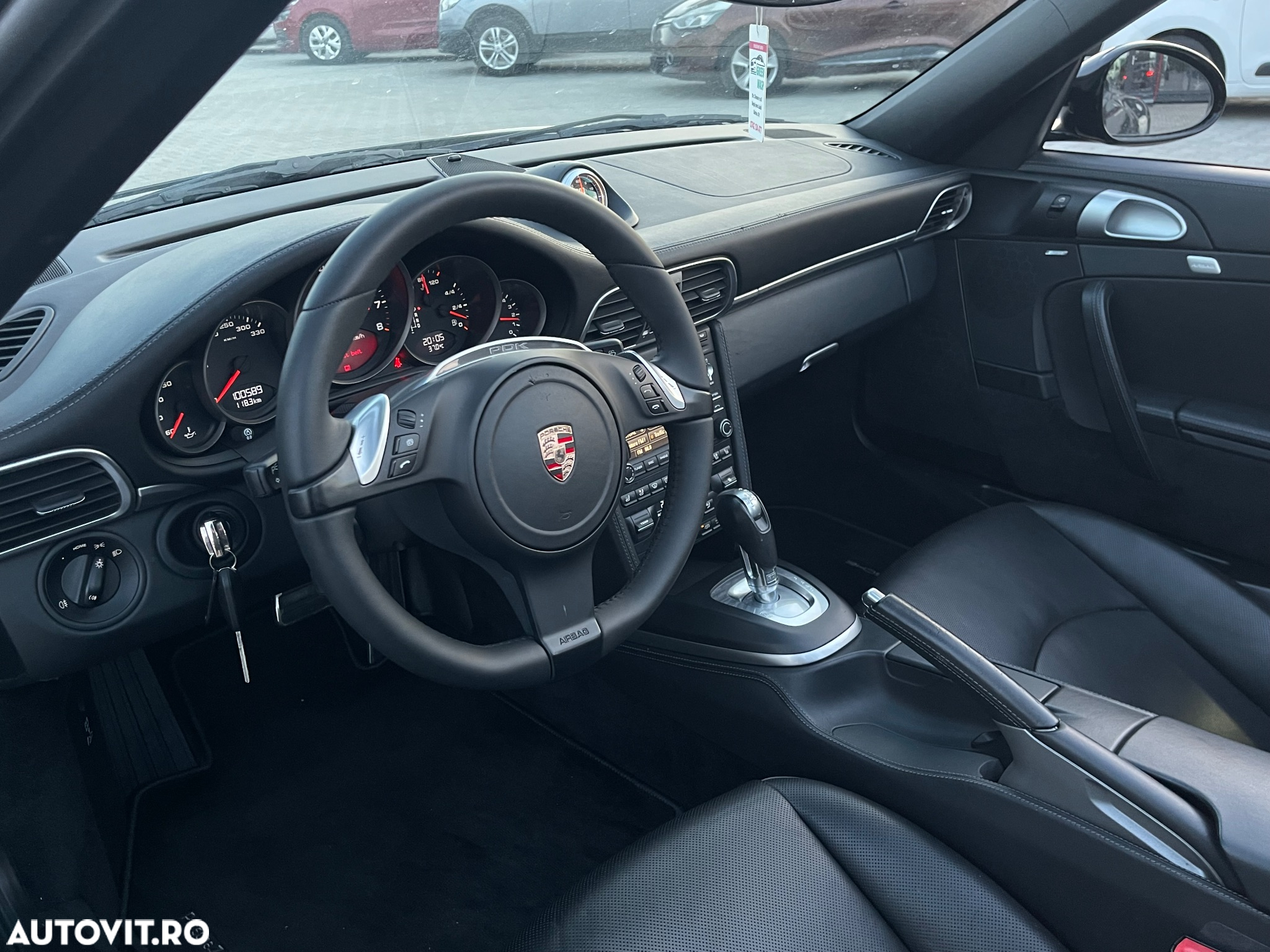 Porsche 911 Carrera 4 GTS PDK - 18