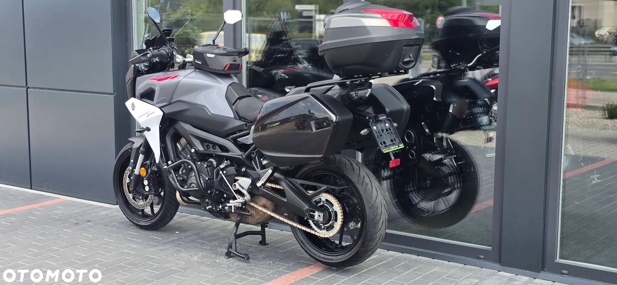 Yamaha MT - 28