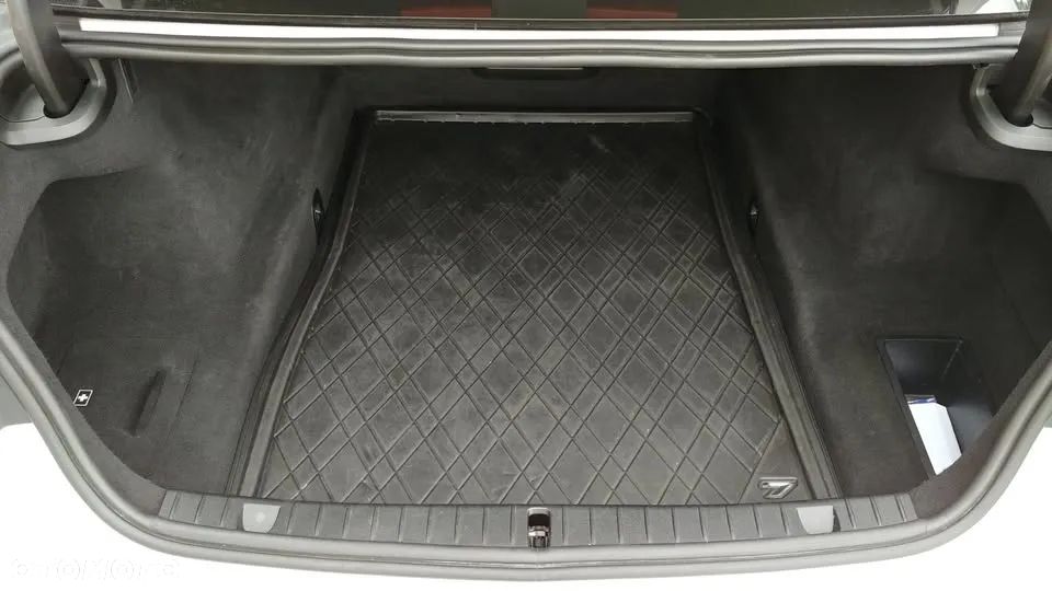 BMW Seria 7 740d xDrive - 11