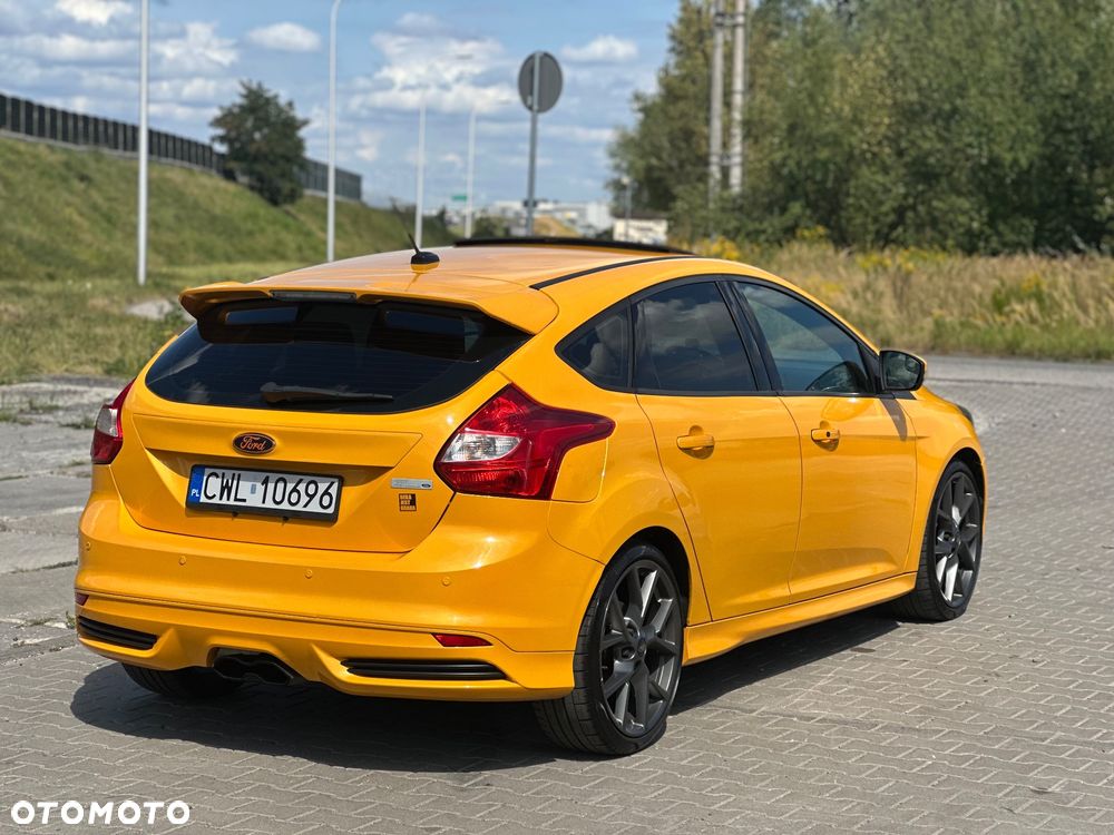 Ford Focus 2.0 EcoBoost ST mit Leder-Sport-Paket - 6