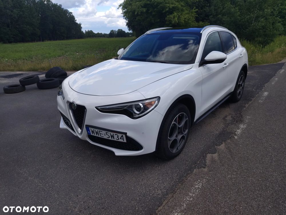 Alfa Romeo Stelvio - 1