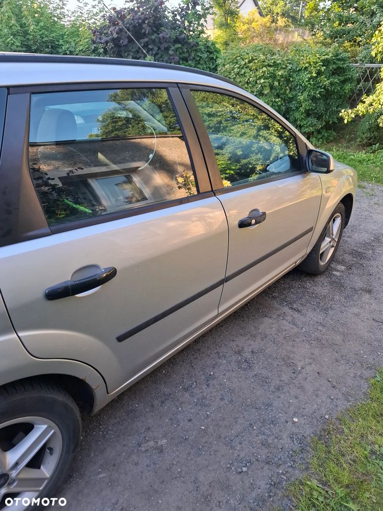 Ford Focus 1.6 Ambiente - 5