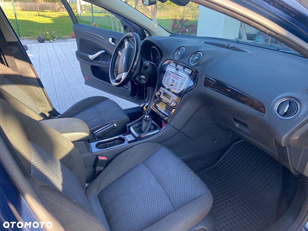 Ford Mondeo - 10