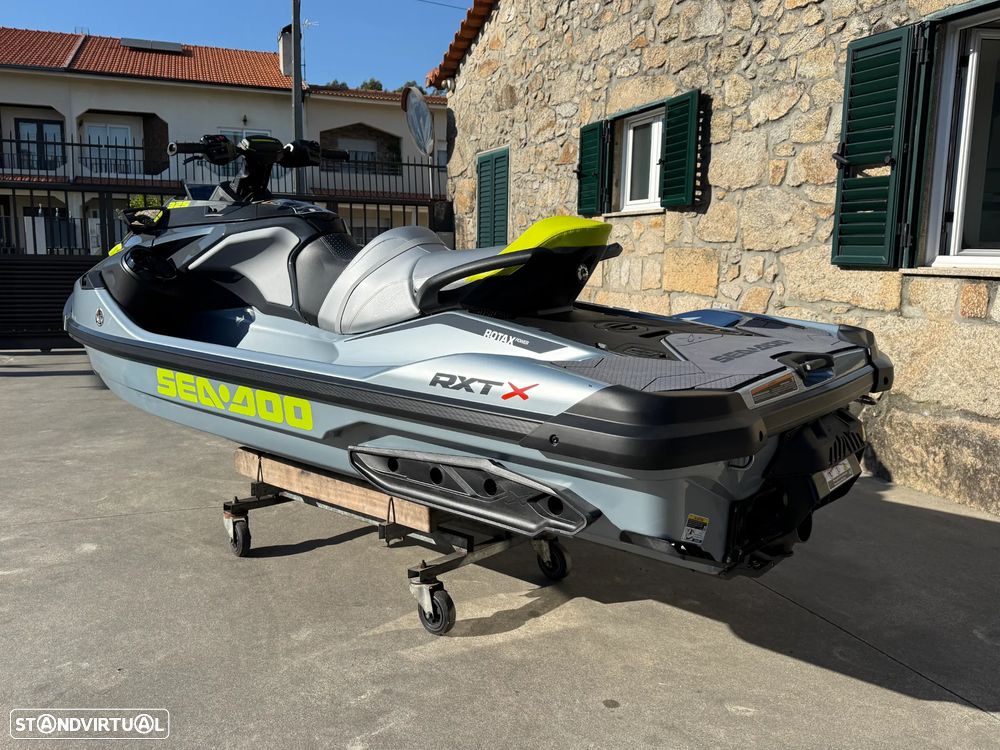 Sea-Doo RXT X 325 - 3