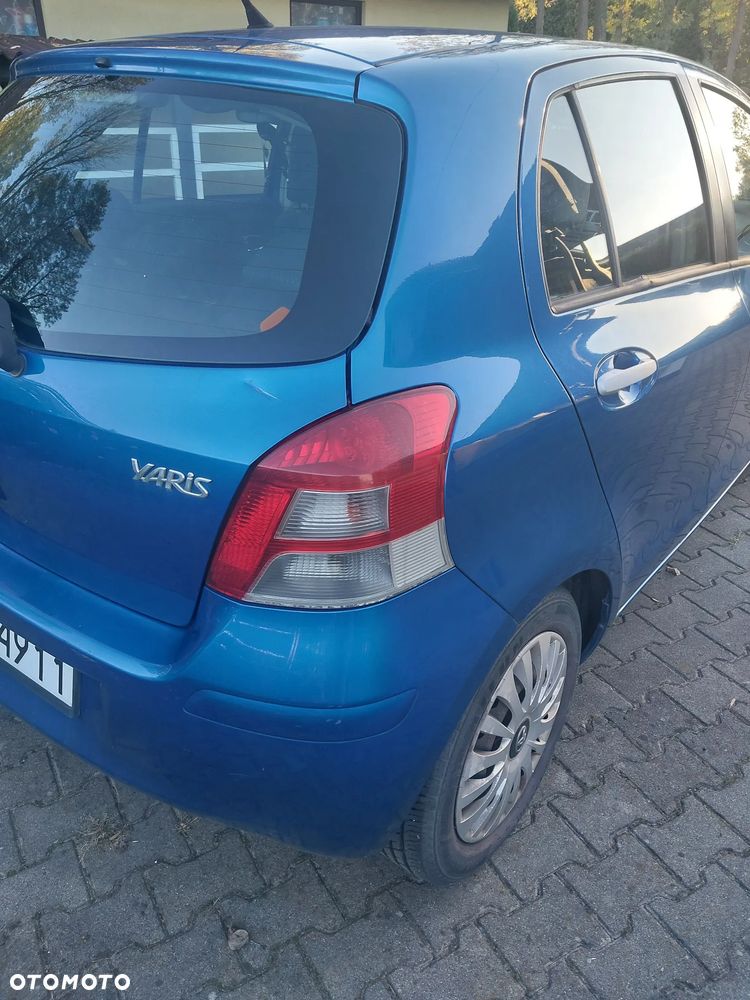 Toyota Yaris 2010 photo 4