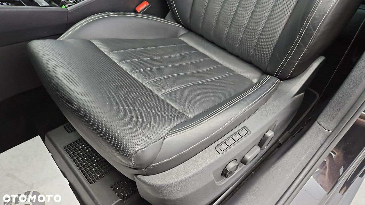 Skoda Superb 2.0 TDI SCR L&K DSG - 12