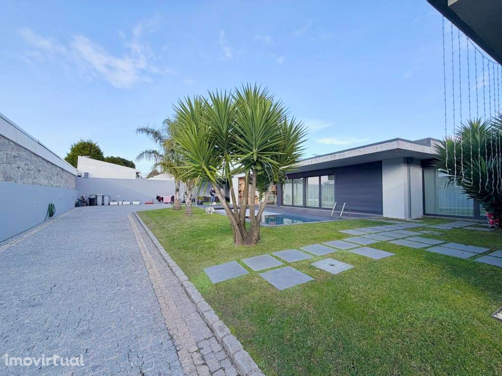 Moradia T3, com piscina, em Arcozelo - Grande imagem: 4/59