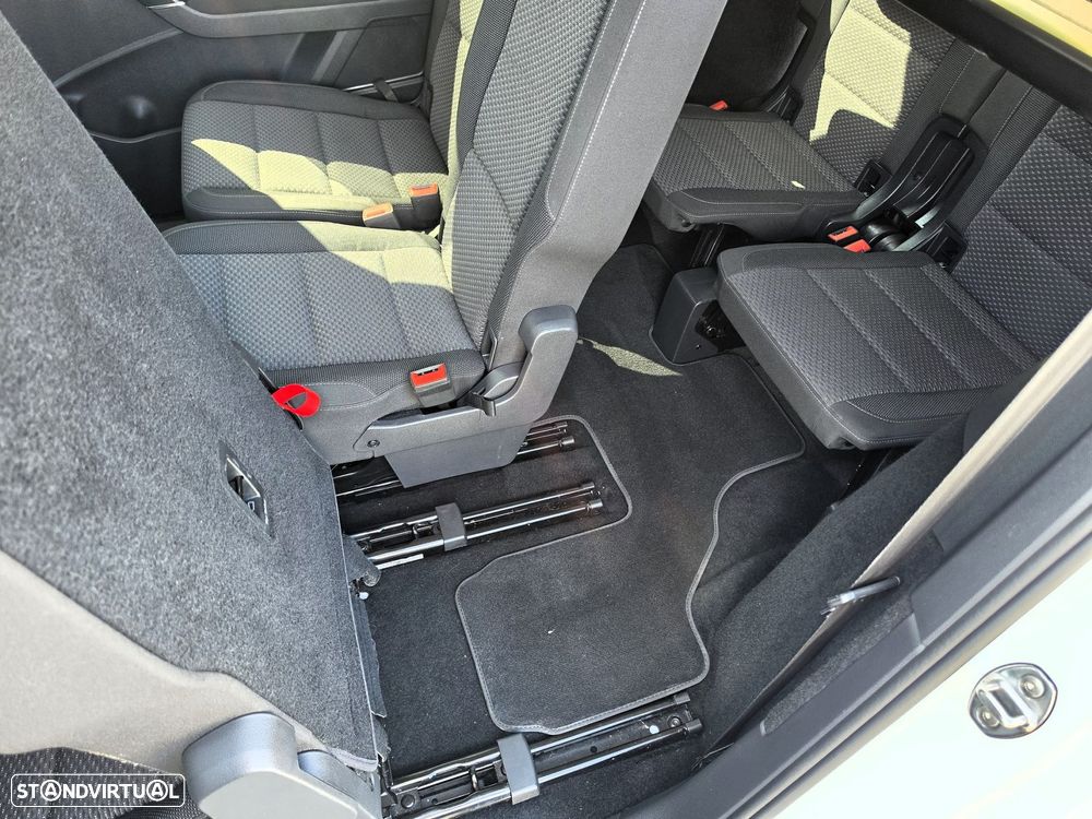 VW Touran 1.6 TDI Confortline - 48