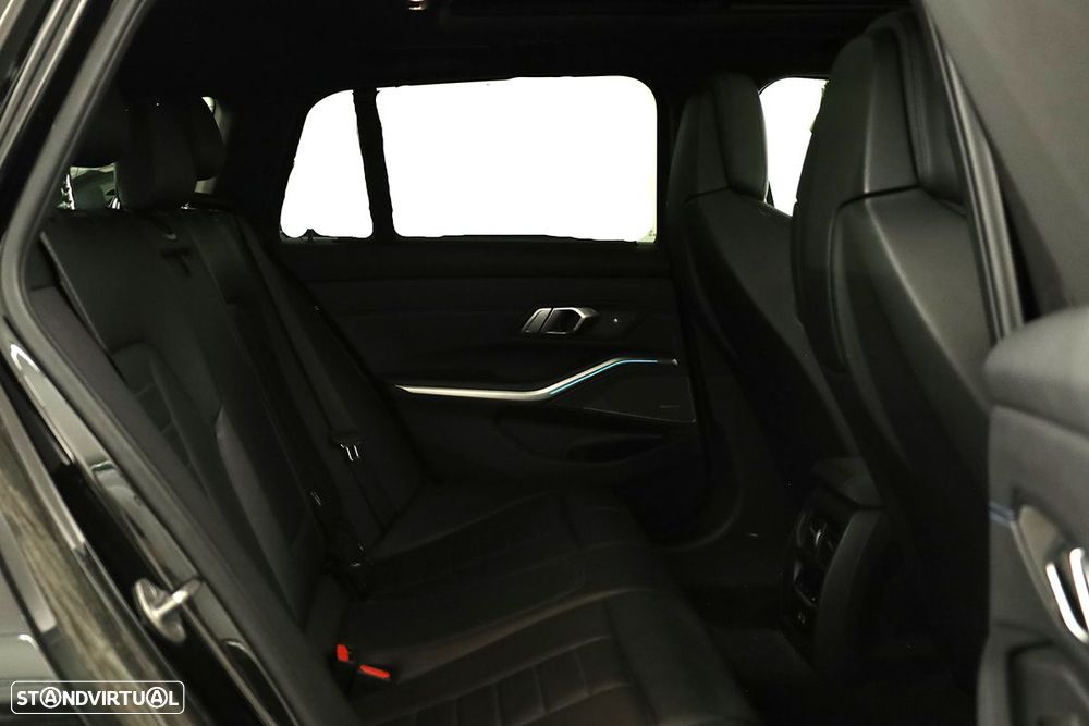 BMW 330 e Touring Pack M Auto - 23