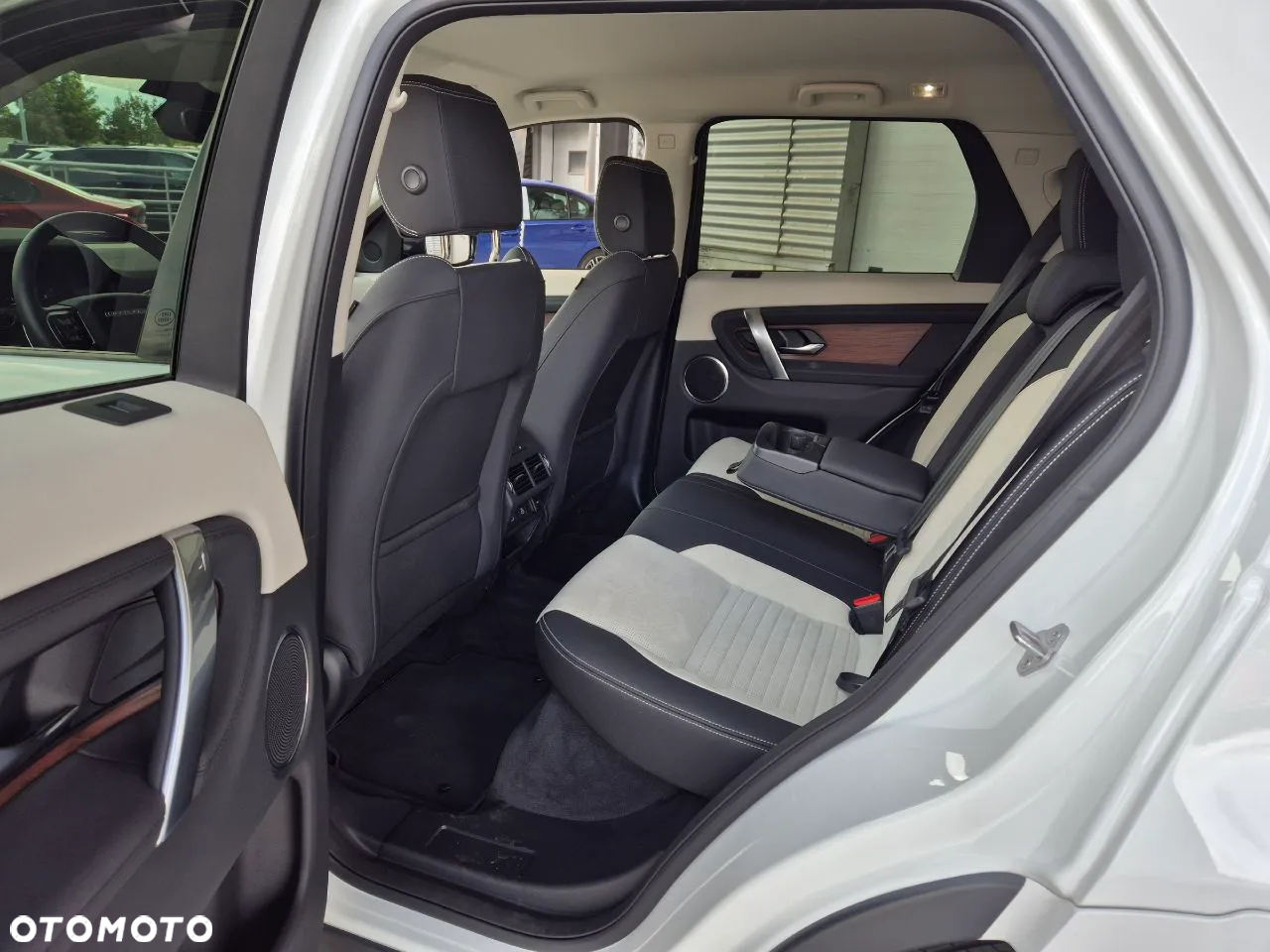 Land Rover Discovery Sport D200 - 12