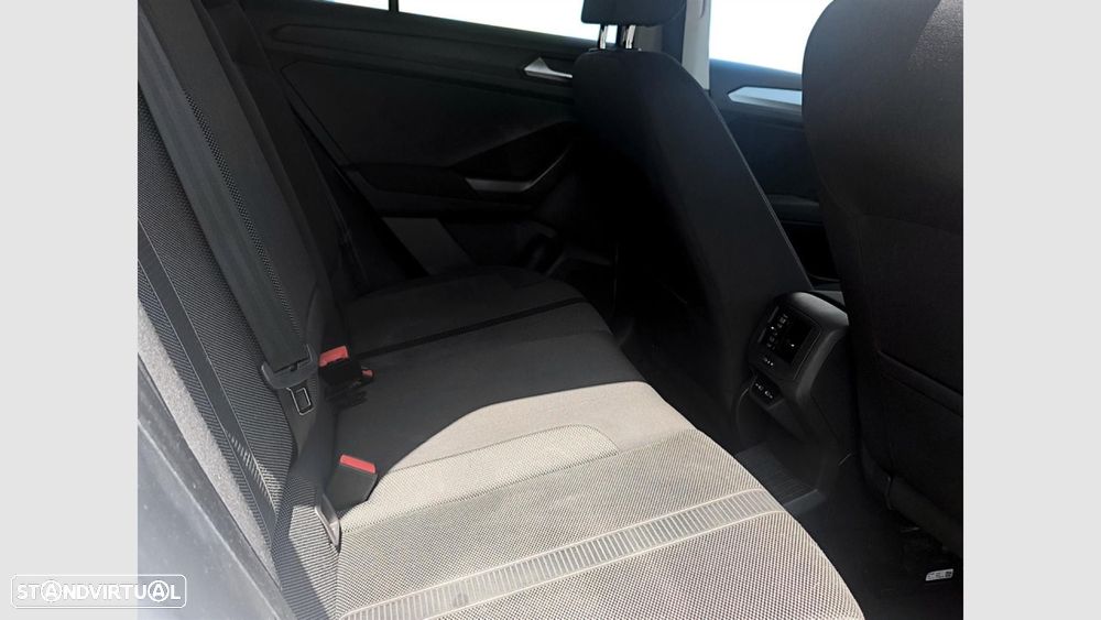 VW T-Roc 1.5 TSI Life DSG - 18