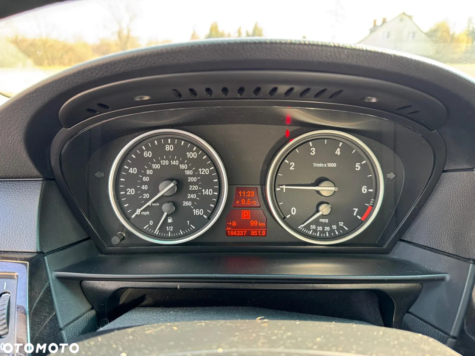 BMW Seria 5 550i - 8