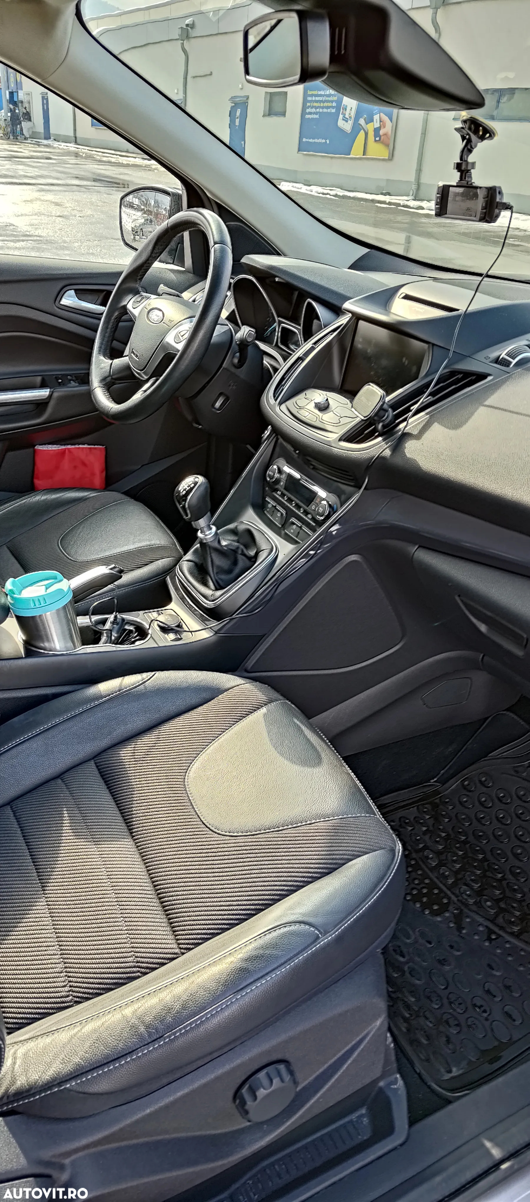 Ford Kuga 2.0 TDCi 2x4 Titanium - 11