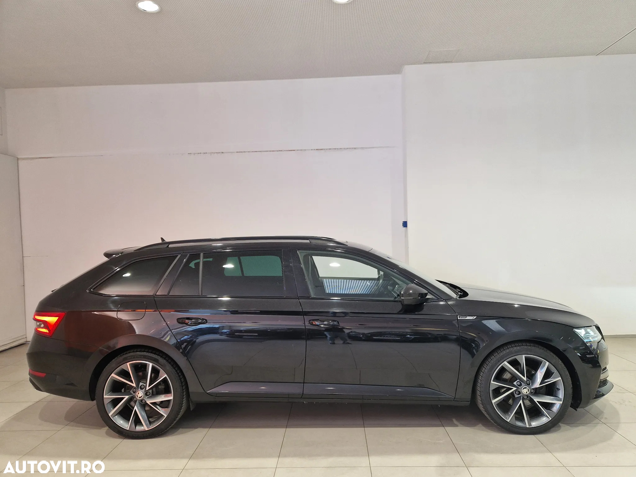 Skoda Superb Combi 2.0 TDI 4X4 DSG Sportline - 6