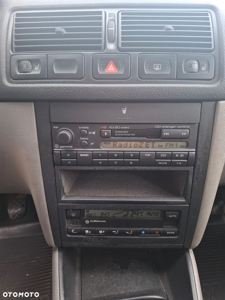 Volkswagen Golf 1.9 TDI Highline - 14
