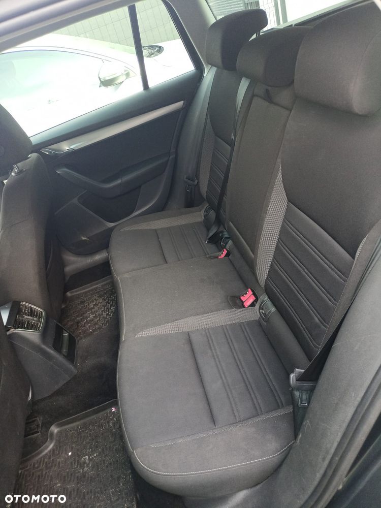 Skoda Octavia 2.0 TDI SCR Ambition DSG - 8
