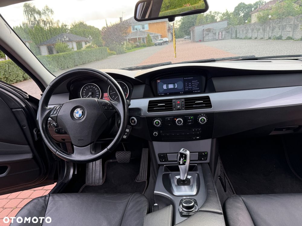 BMW Seria 5 530d - 25