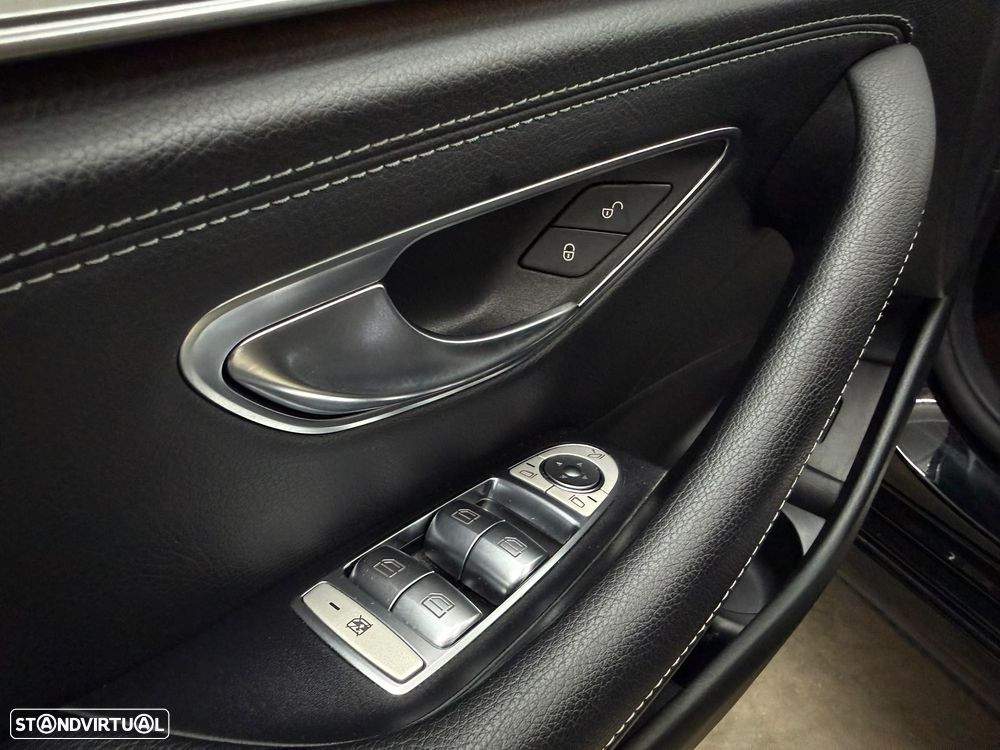 Mercedes-Benz E 300 de AMG Line - 35