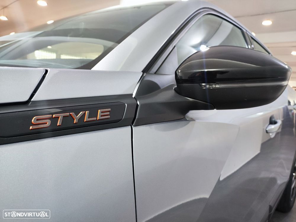 Peugeot 2008 1.2 PureTech Style - 4