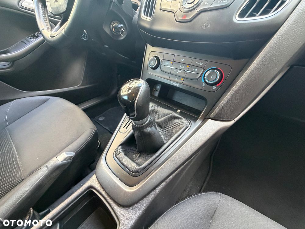 Ford Focus 1.6 SYNC Edition - 19
